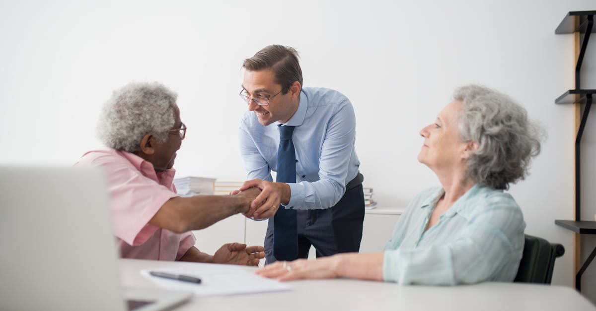 découvrez des solutions d'assurance mutuelle abordables spécialement conçues pour les seniors. protégez votre santé et votre budget avec des options flexibles et adaptées à vos besoins.