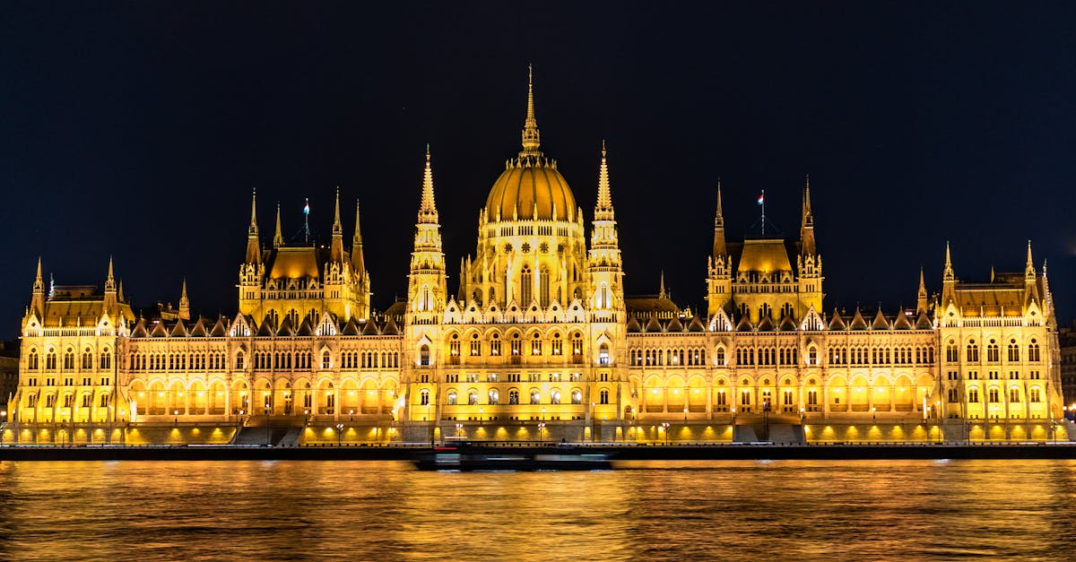 découvrez la hongrie, un pays riche en culture et en histoire, célèbre pour ses thermes, sa cuisine délicieuse et son architecture époustouflante. explorez budapest, la perle du danube, et laissez-vous séduire par ses paysages enchanteurs et son patrimoine unique.