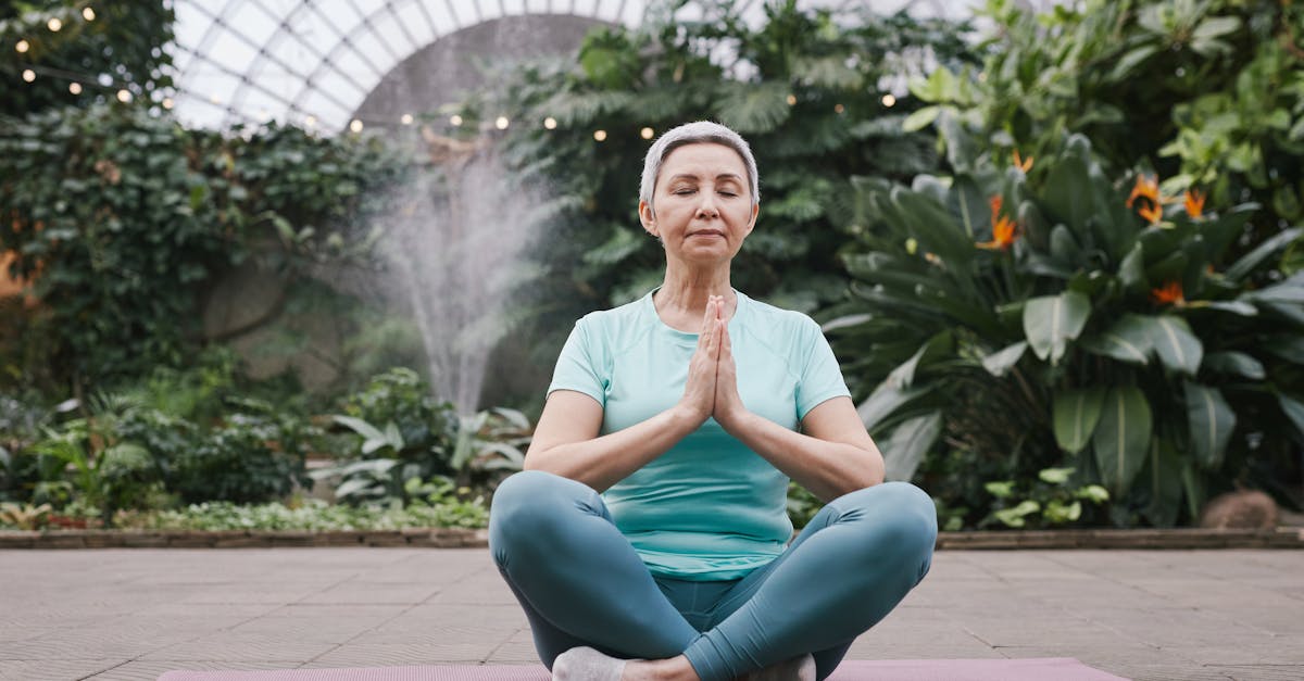 découvrez les meilleures options d'assurance santé pour les seniors, adaptées à leurs besoins spécifiques, et assurez-vous une couverture complète, un accès aux soins de qualité et une tranquillité d'esprit.