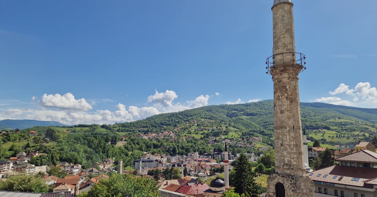 découvrez la bosnie, un pays au riche patrimoine culturel, avec des paysages époustouflants, une histoire fascinante et une cuisine délicieuse. explorez des villes historiques comme sarajevo et mostar, et partez à la rencontre de l'hospitalité chaleureuse de ses habitants.