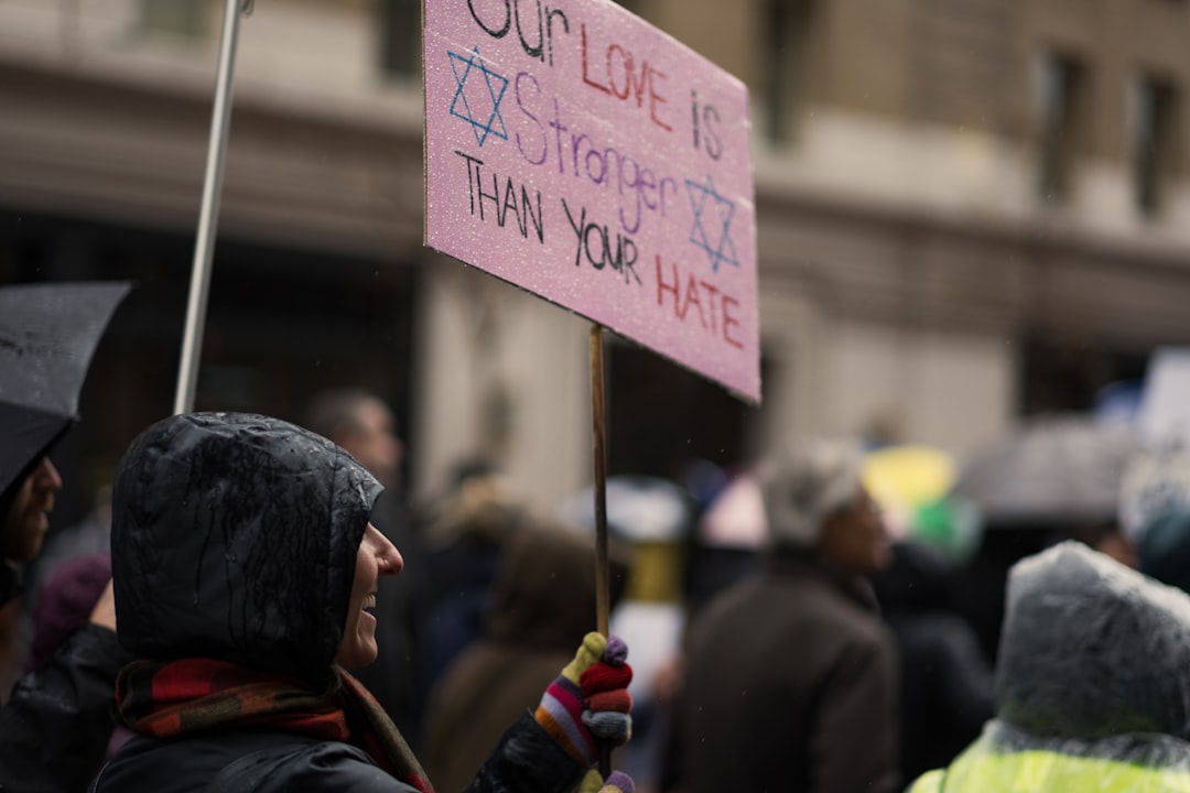 découvrez la solidarité mutuelle : un espace où l'entraide et le soutien sont au cœur des relations. rejoignez une communauté engagée pour partager des ressources, des conseils et des expériences, tout en renforçant les liens sociaux et en bâtissant un avenir meilleur ensemble.