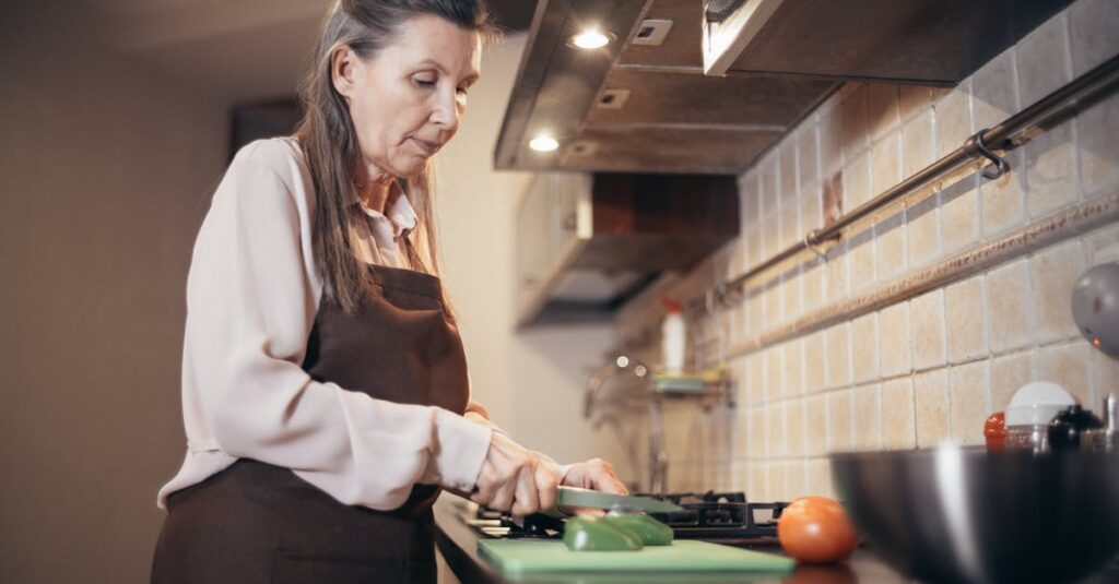 découvrez des solutions d'assurance adaptées aux seniors pour protéger votre santé et votre patrimoine. comparez les offres et choisissez la couverture qui correspond le mieux à vos besoins.