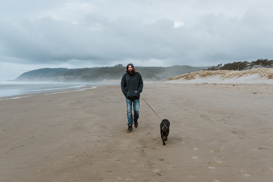 découvrez l'assurance canine qui protège votre fidèle compagnon. protégez votre chien des imprévus avec des garanties adaptées à ses besoins et bénéficiez d'une couverture santé complète pour des soins optimaux.